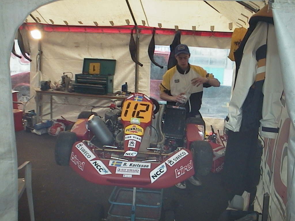 i tltet.jpg (97713 bytes)